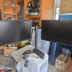 21.5" LG Monitors