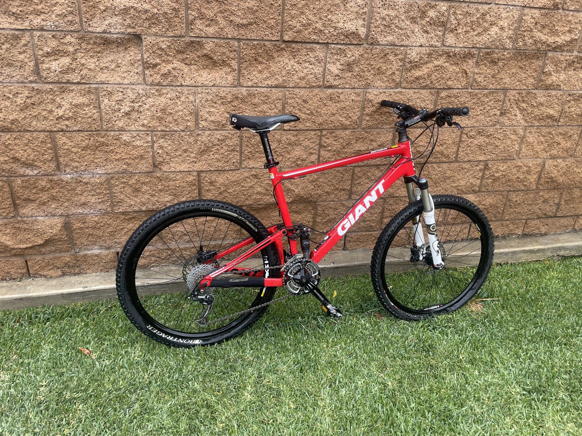Giant XL Mountain Bike