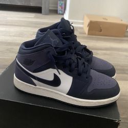 Air Jordan 1 Mid SE (GS) 6.5y