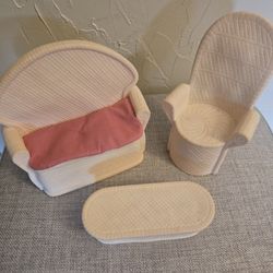 Vintage 1984 3 piece Barbie/fashion doll furniture set
