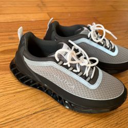 Nautica woman’s size 6