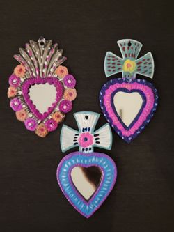 Decorative mini wall mirror