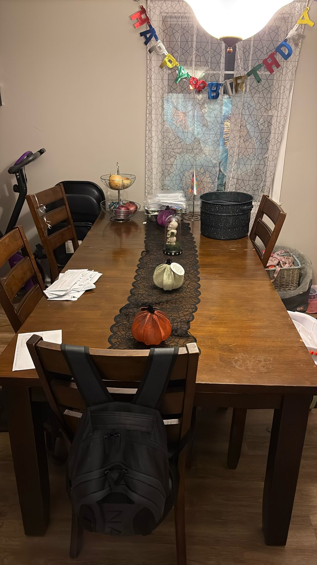 Dining Table W/5 Chairs