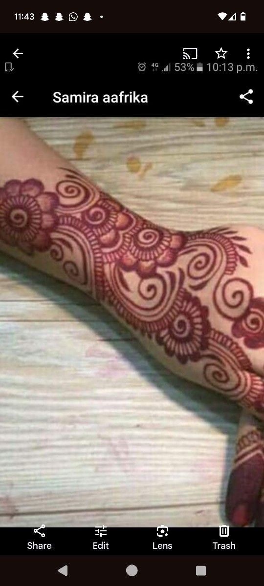 Henna Design With Organic Henna Cone.