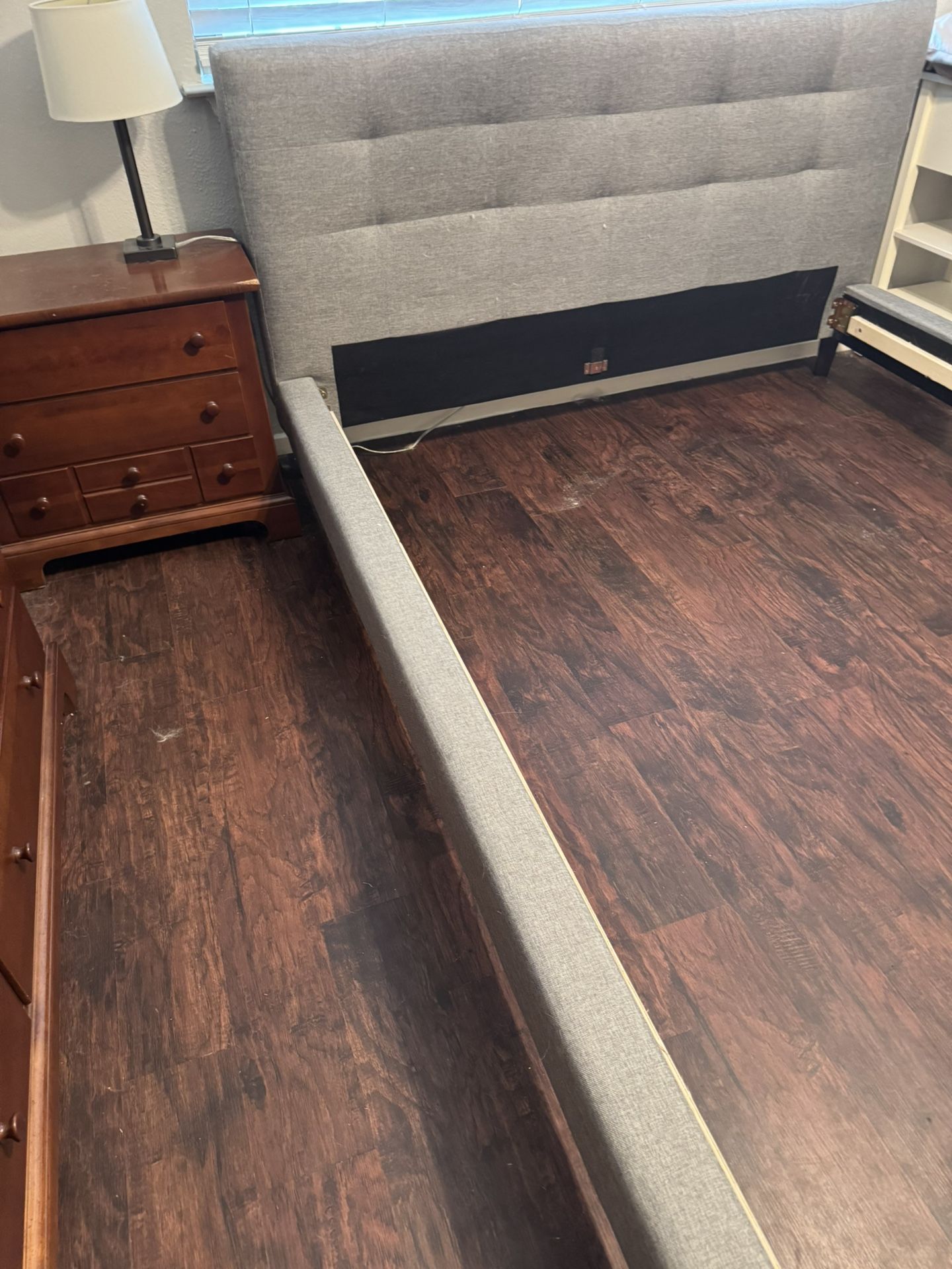 Queen Bed frame With Headboard