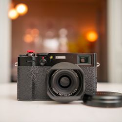 Fujifilm x100v camera
