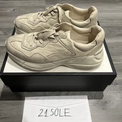 Gucci Rhyton Ivory Sneakers – Size 10