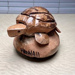 TURTLE Hawaii HANDMADE coin bank from coconut vintage rare