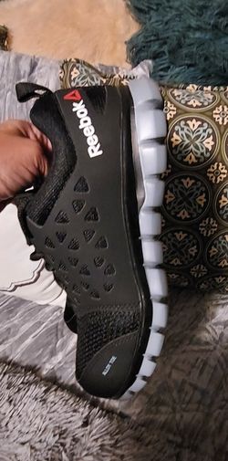 NEW Reebok Sz. 7  Sublite Cushion