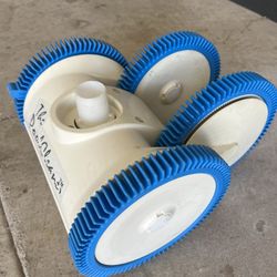 The Pool Cleaner 4wd