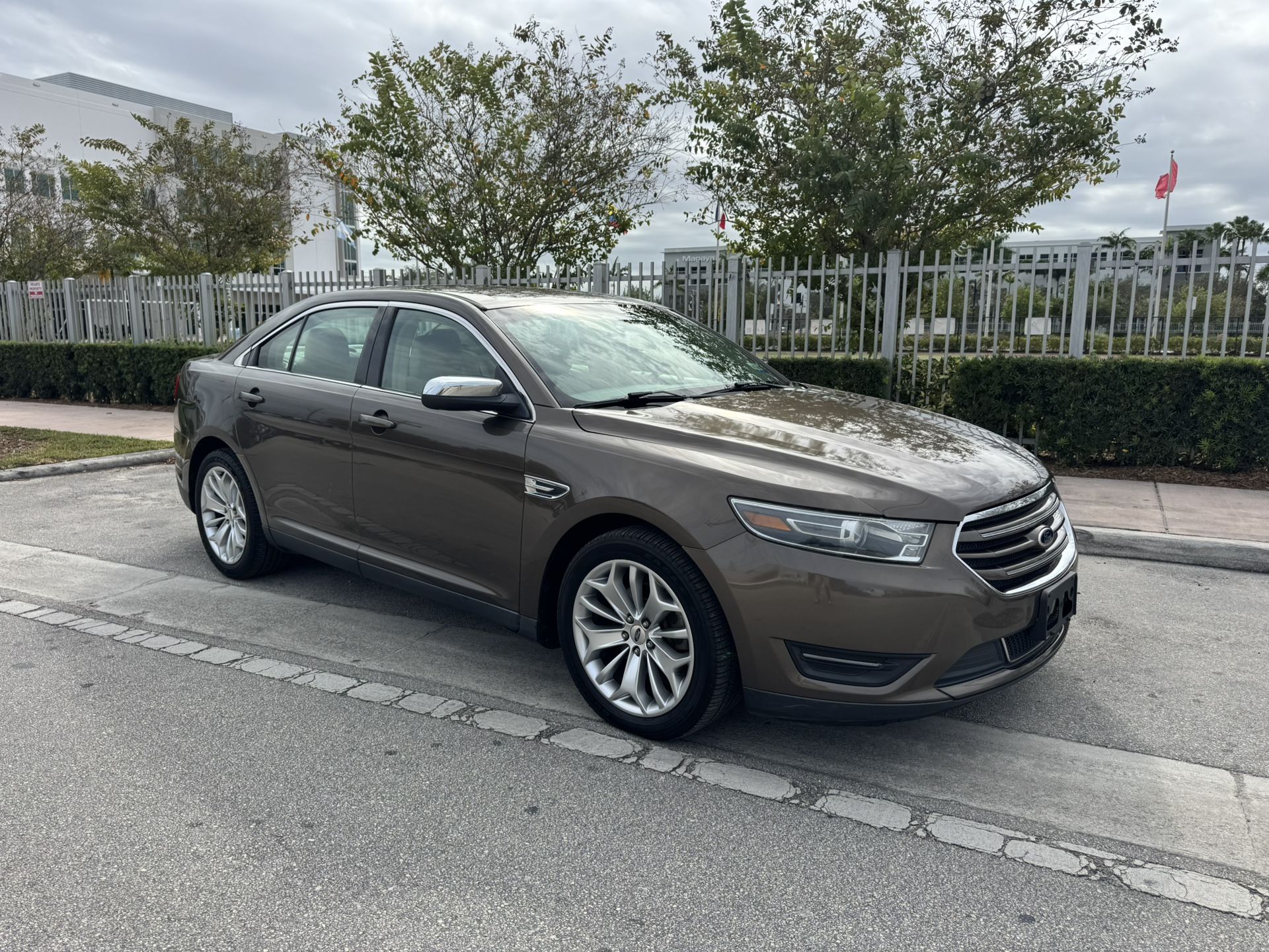 2016 Ford Taurus