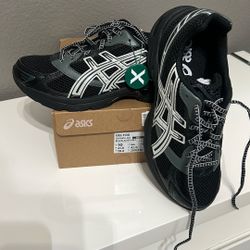 Tennis Asics Size 10