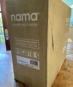 NAMA J2 COLD PRESS JUICER - white