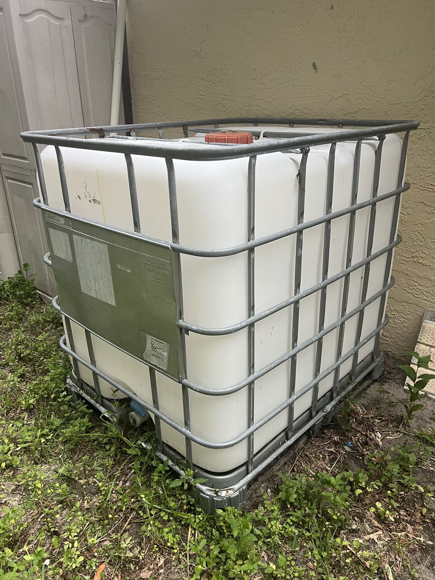 Water Tank 275gallons