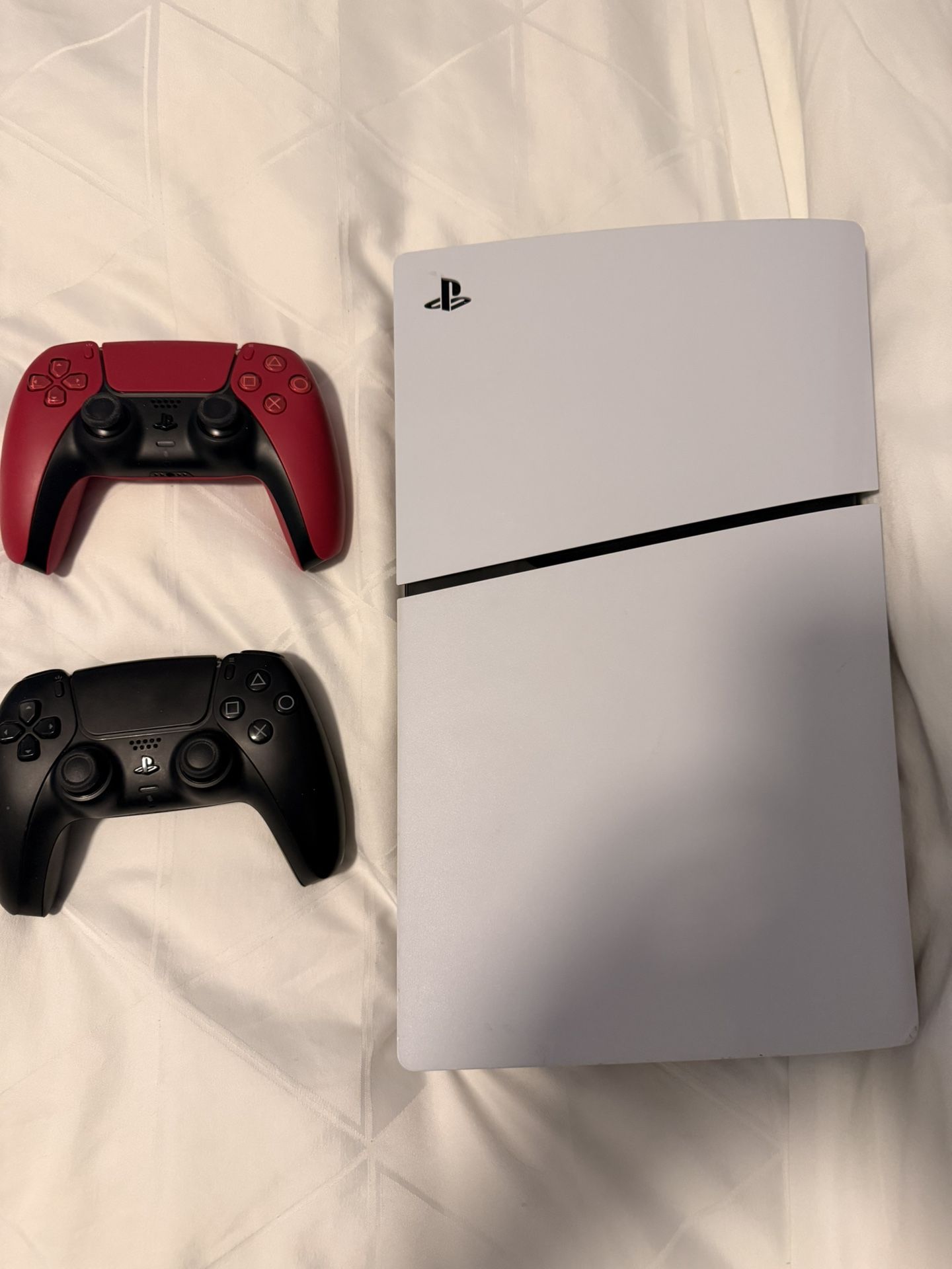 PS5 Slim Digital Edition - 2 Controllers 