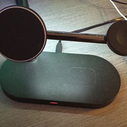 3-in-1 Charging Station for Apple Devices – Built-In Night Light