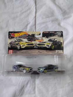 Hotwheel premium '21 Ford Mustang RTR spec 5/ '20 Ford Mustang RTR spec 5
