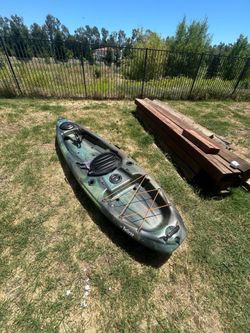 Pelican Basscreek 100X Angler Fishing Kayak Camo 10ft $550 OBO