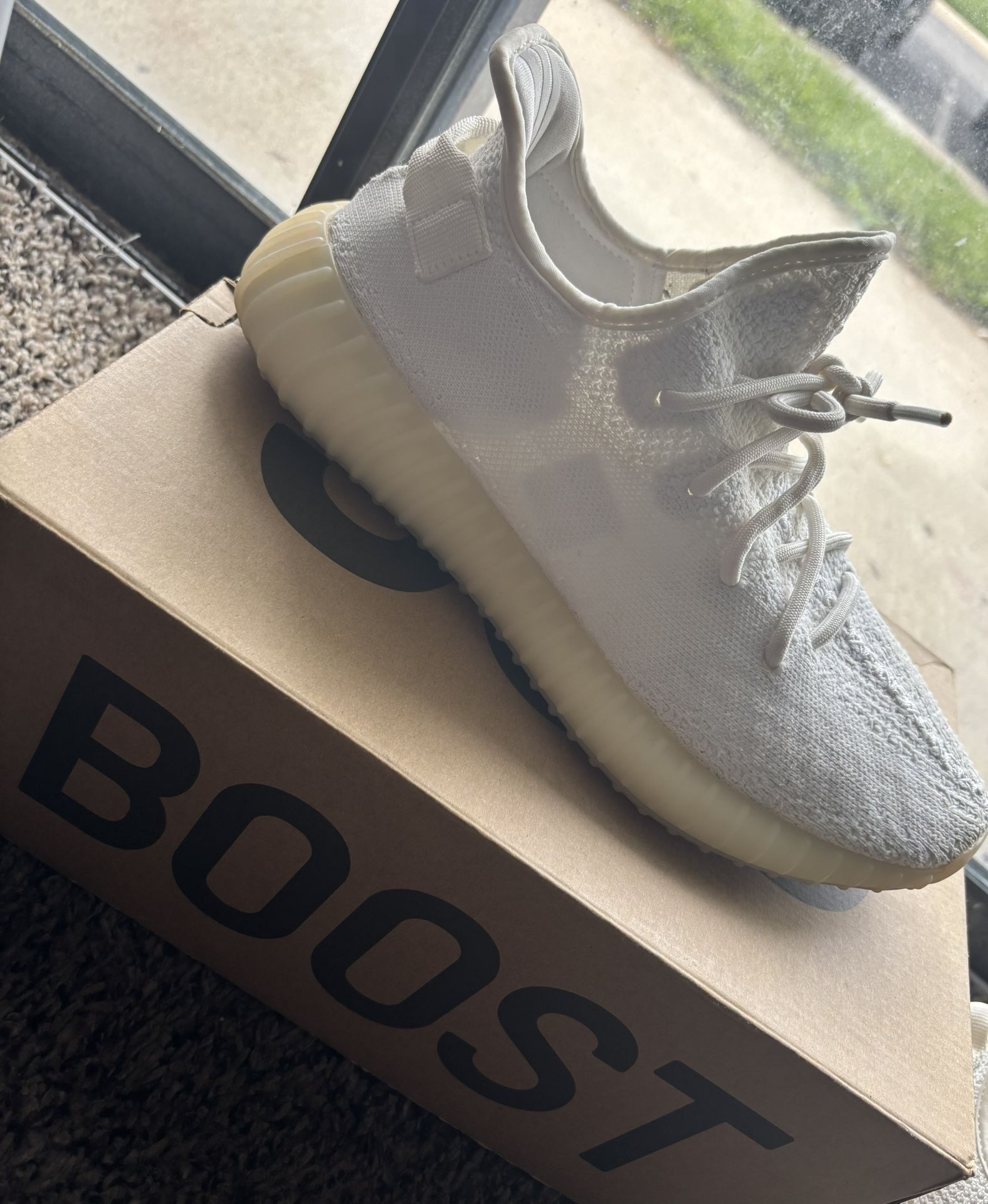 Yeezy “Cream White” 350 SZ 10