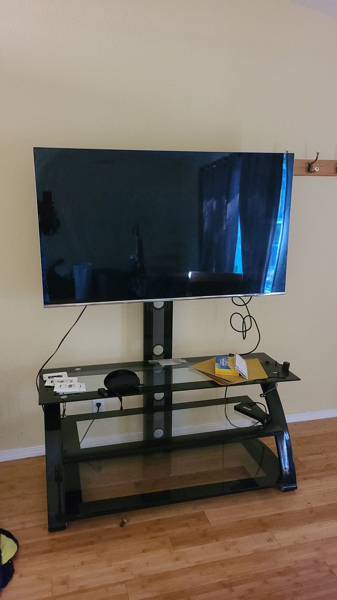 Samsung Ultra HD 4k 55" with stand