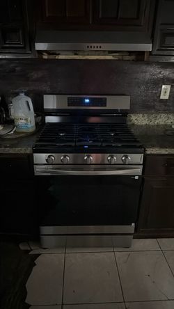 Stainless Steel Gas Range with 5 Burners