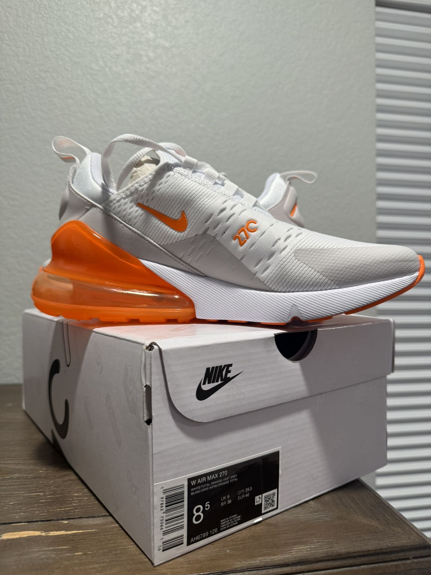 Women’s Air max 270 Size 8.5