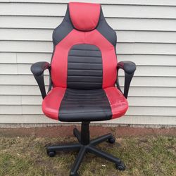 Black/Red Adjustable Height Gaming Chair On Wheels 