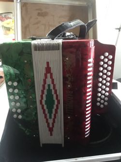 Mexican top flag accordion