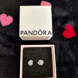 Pandora stud Earrings 
