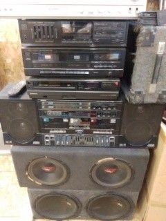 Speakers with retro home stereo system