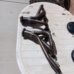 Headers Off Camaro Rs 305 Engine 