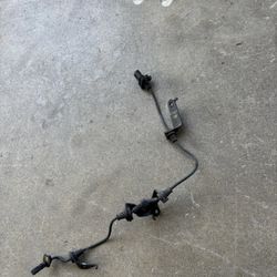 LEFT FRONT ABS WHEEL SENSOR OEM FOR 2008-2012 HONDA ACCORD 2.4 ( USED).