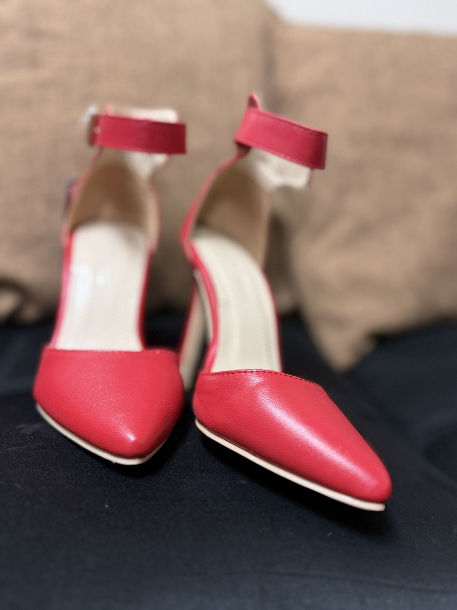 Red Point Toe Heels Size 5