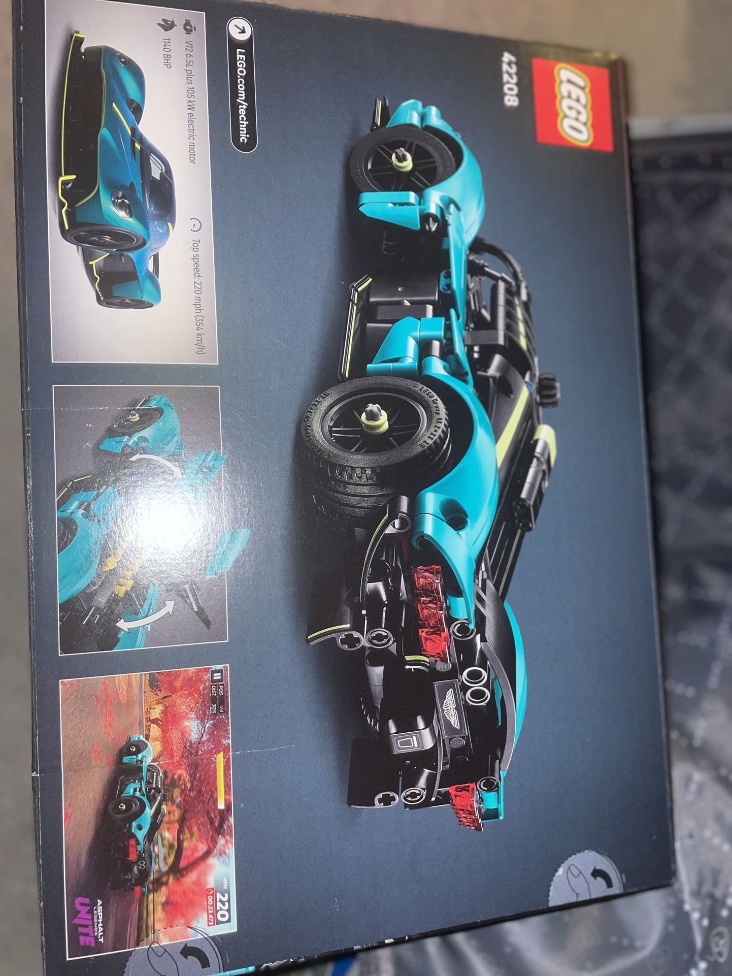 Lego Aston Martin Valeryki
