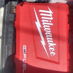 Milwaukee Fuel M-18 Combo Impact And Hammer Drill 