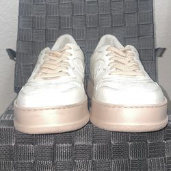 👟 Pre-owned |Gucci Women’s Sneakers |White | Jumbo GG Embossed | Leather Low Top | Size 8 1/2