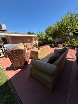 Selling Used Sofa’s