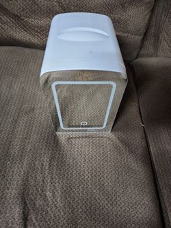 Paris Hilton Mini Beauty Fridge