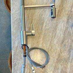 MOEN Pull-Down Spring Style Kitchen Faucet
