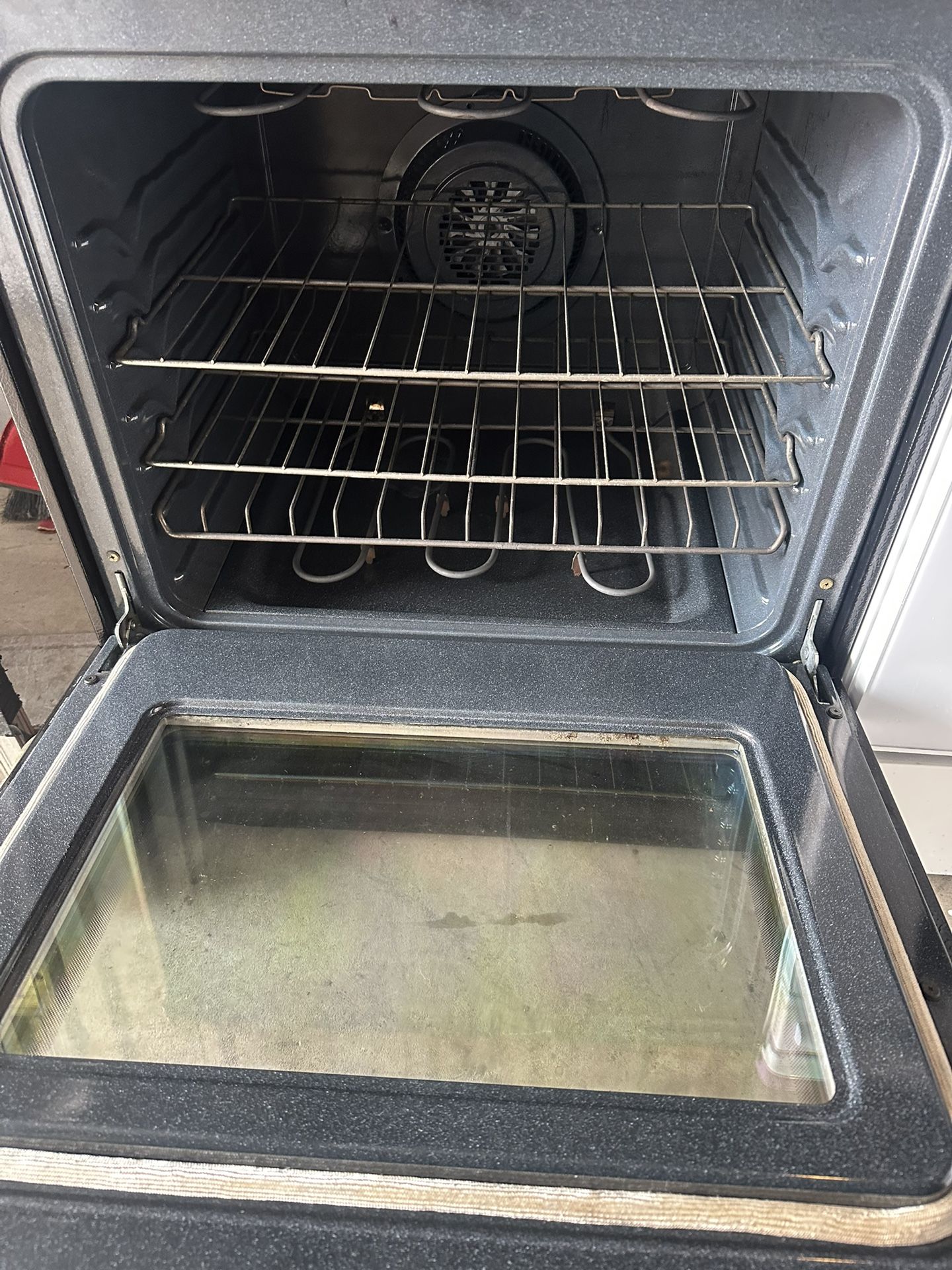 Electric Stove. Frigidaire