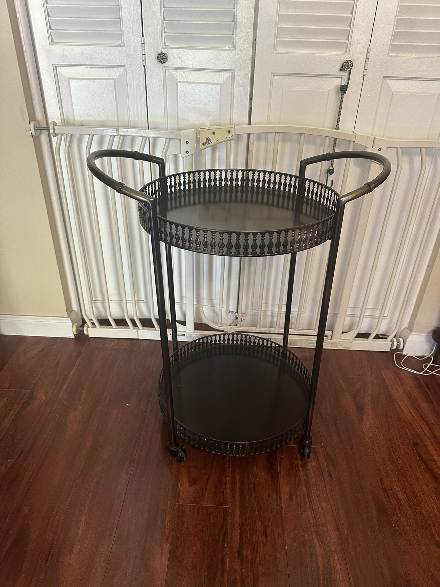 Round Tray Top Bar Cart with Spindle Railings and Curved Handles, Bronze