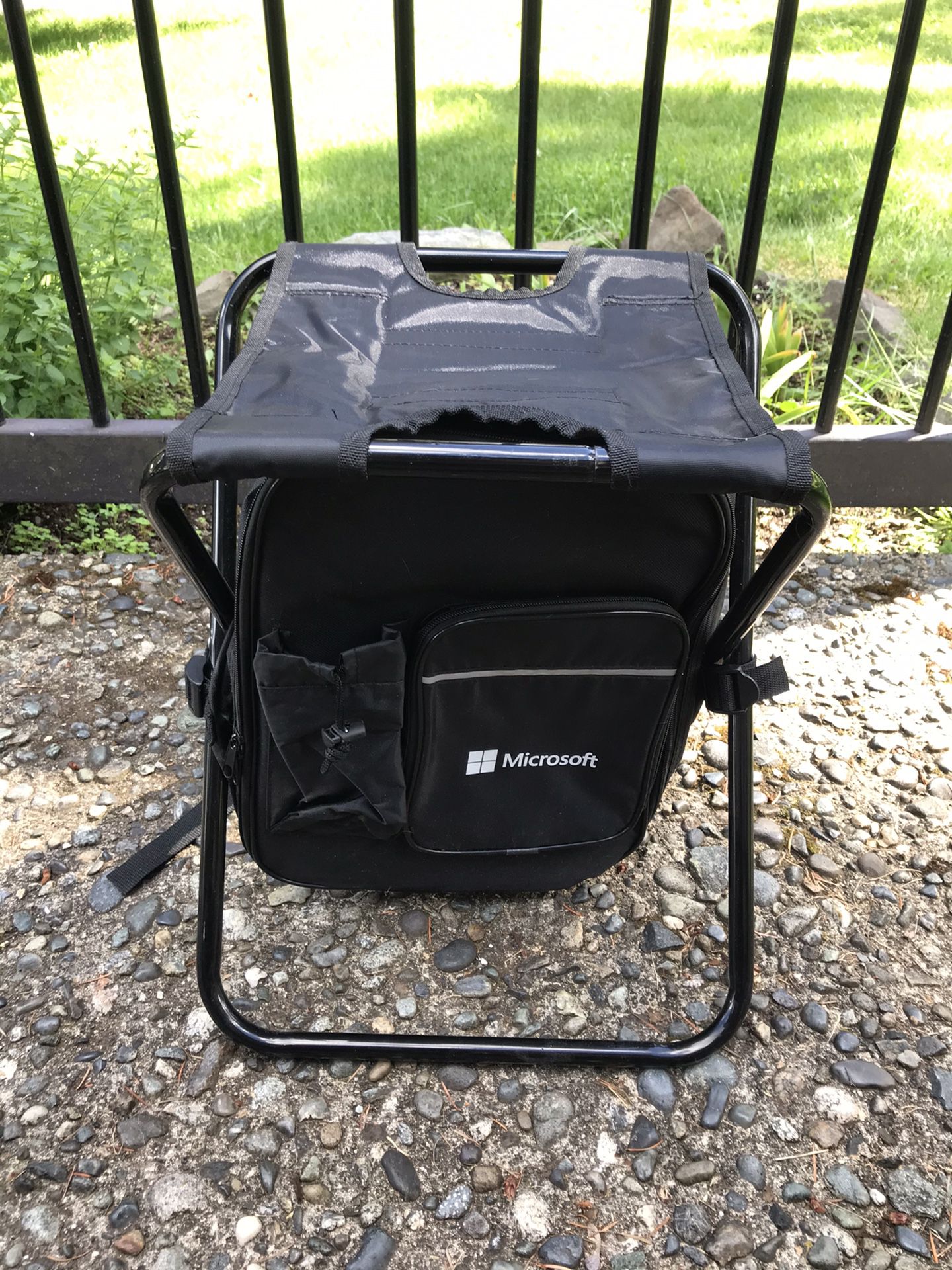 Backpack folding chair