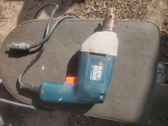 Black & Decker 3.5 Amp 3/8" Variable Speed Reversing (VSR) drill 7190