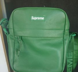 Supreme green leather shoulder bag