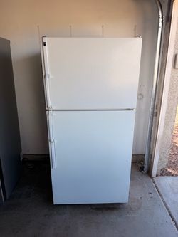 Refrigerator Top Freezer 60 Day Warranty