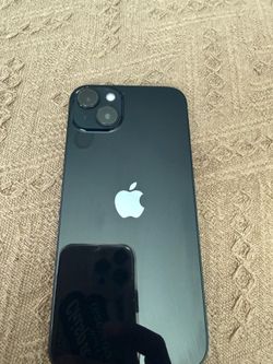 iPhone 14+.. 100% unlocked.. excellent condition.. 10/10.. ￼