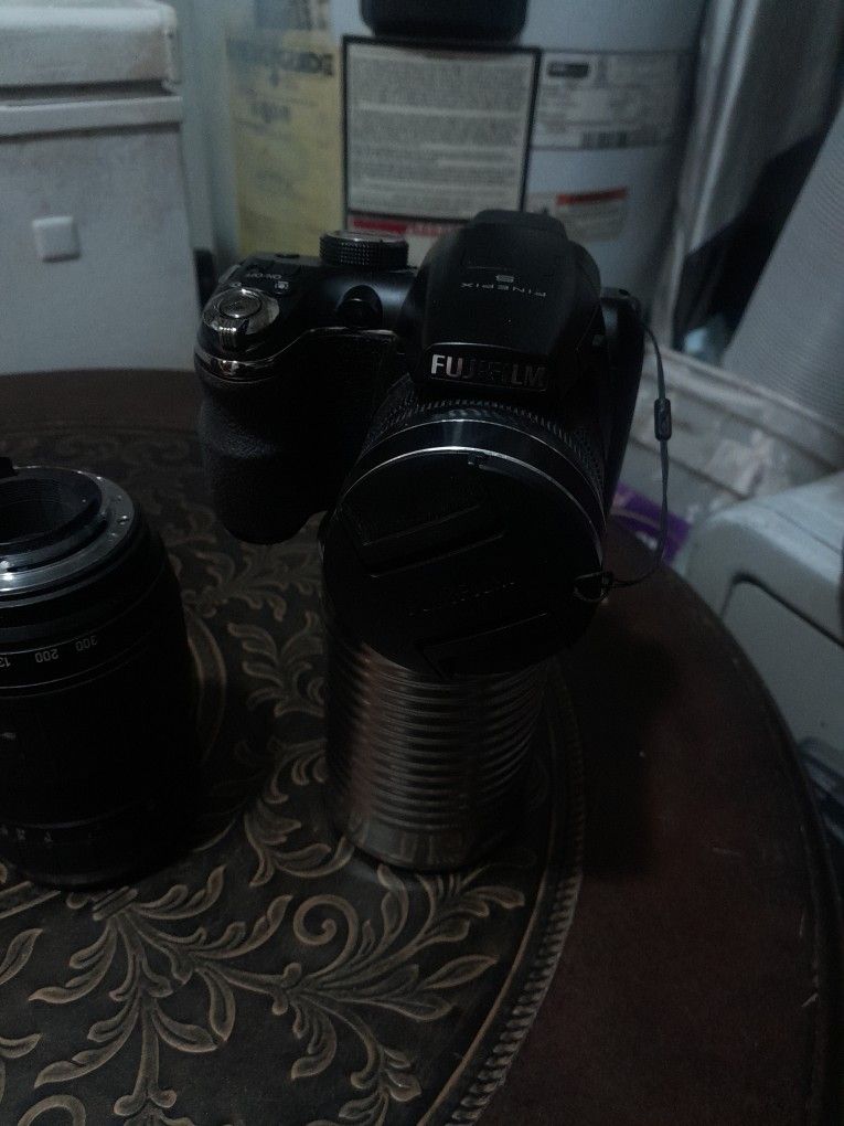 FinepixS 14 MEGA PIXELS,DIGITAL CAMERA, FINEPIX S4300