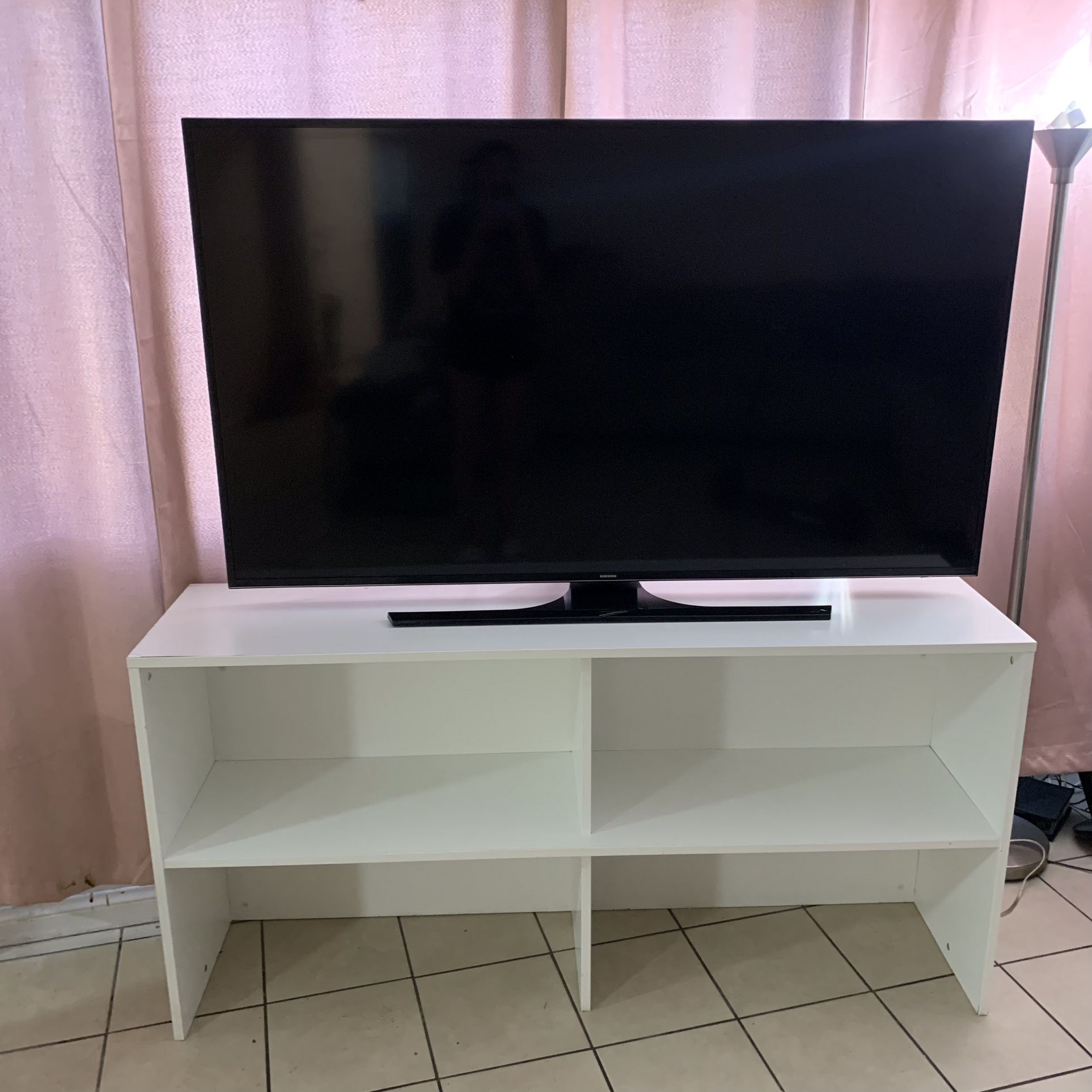 Like New Samsung UN65JU6500F - 65" Smart Tv