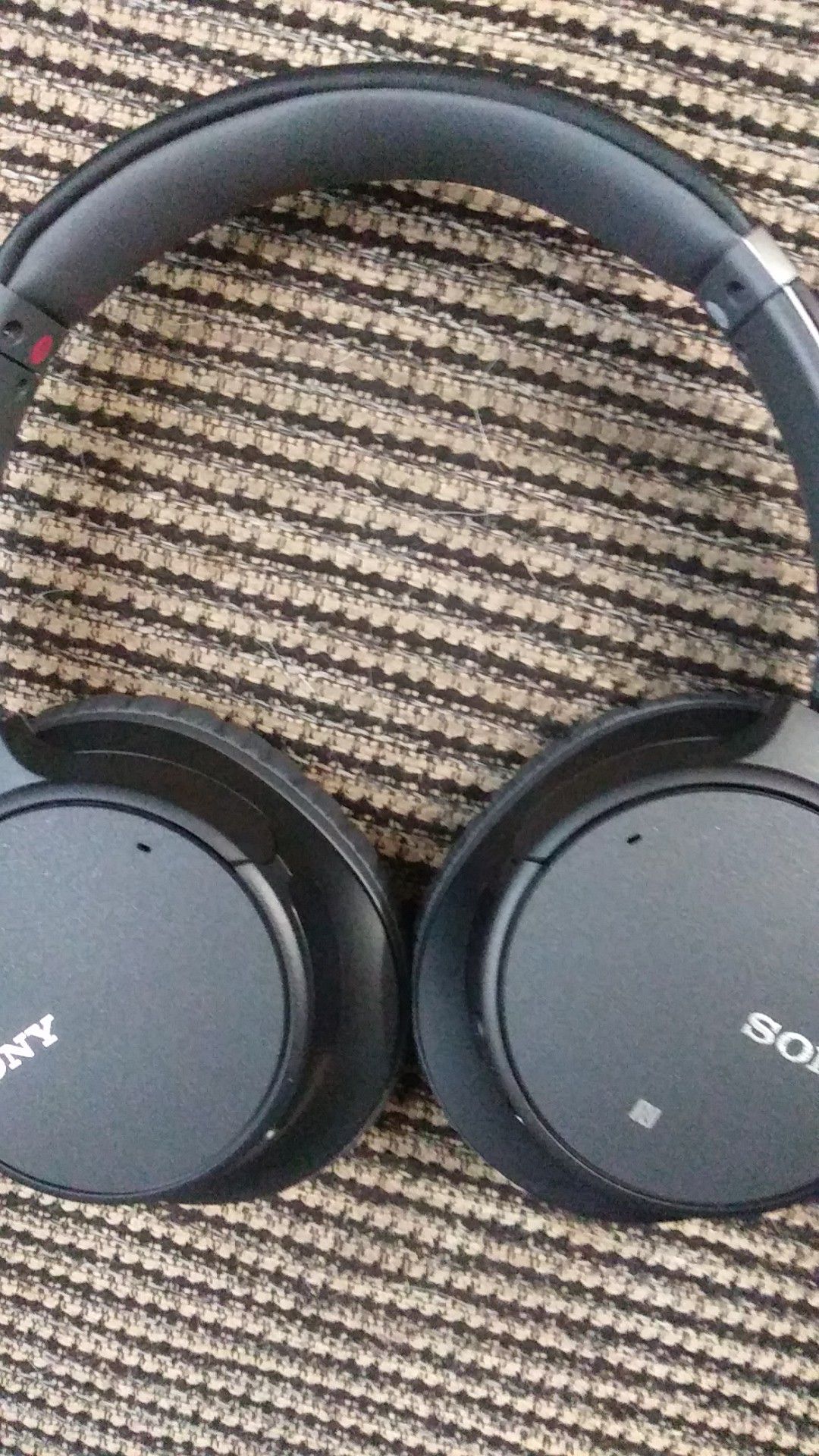 Sony ch700n noise cancelling headphones