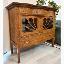 Vintage tiger oak china/bar cabinet | sideboard